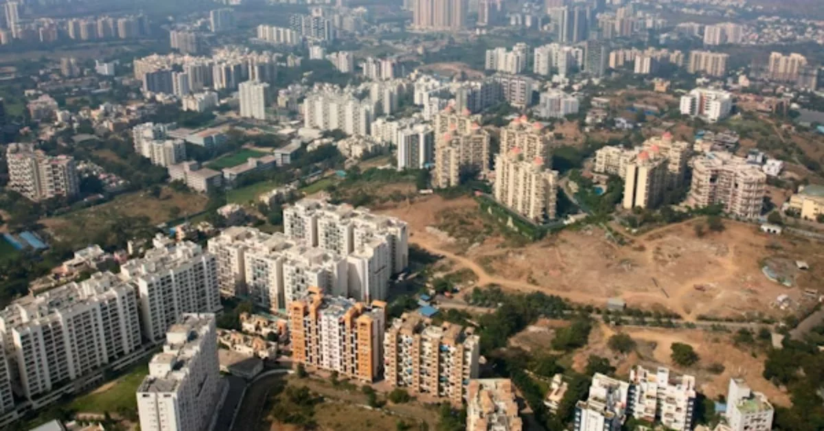 IFFCO Colony, as the name suggests, is a residential area established primarily for the employees of Indian Farmers Fertiliser Cooperative Limited (IFFCO).