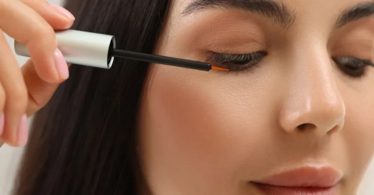 An eyelash serum is a cosmetic product designed to promote the growth, strength, and thickness of natural eyelashes.