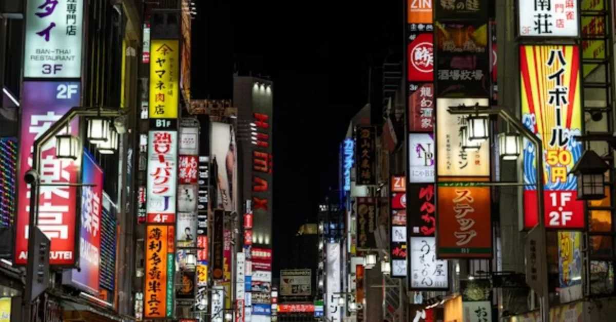 Tokyo Mandarin refers to an emerging sociolect—a blended form of Mandarin Chinese spoken with influences from Japanese structure, pronunciation, and cultural idioms.