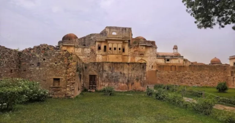 Khanderajuri is located in a strategically significant region, which has played a pivotal role in shaping its identity.